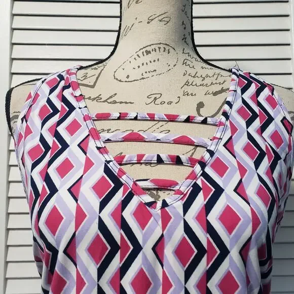 Eye Candy Sleeveless Shift Dress Women's 1X Pink Geometric V-Neck Above Knee - Picture 2 of 8